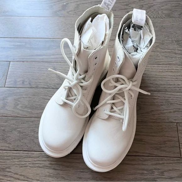 NIB Dr. Martens 1460 Nappa Leather 8-Eye Boot Pascal mono optical white size 8 - Picture 2 of 8